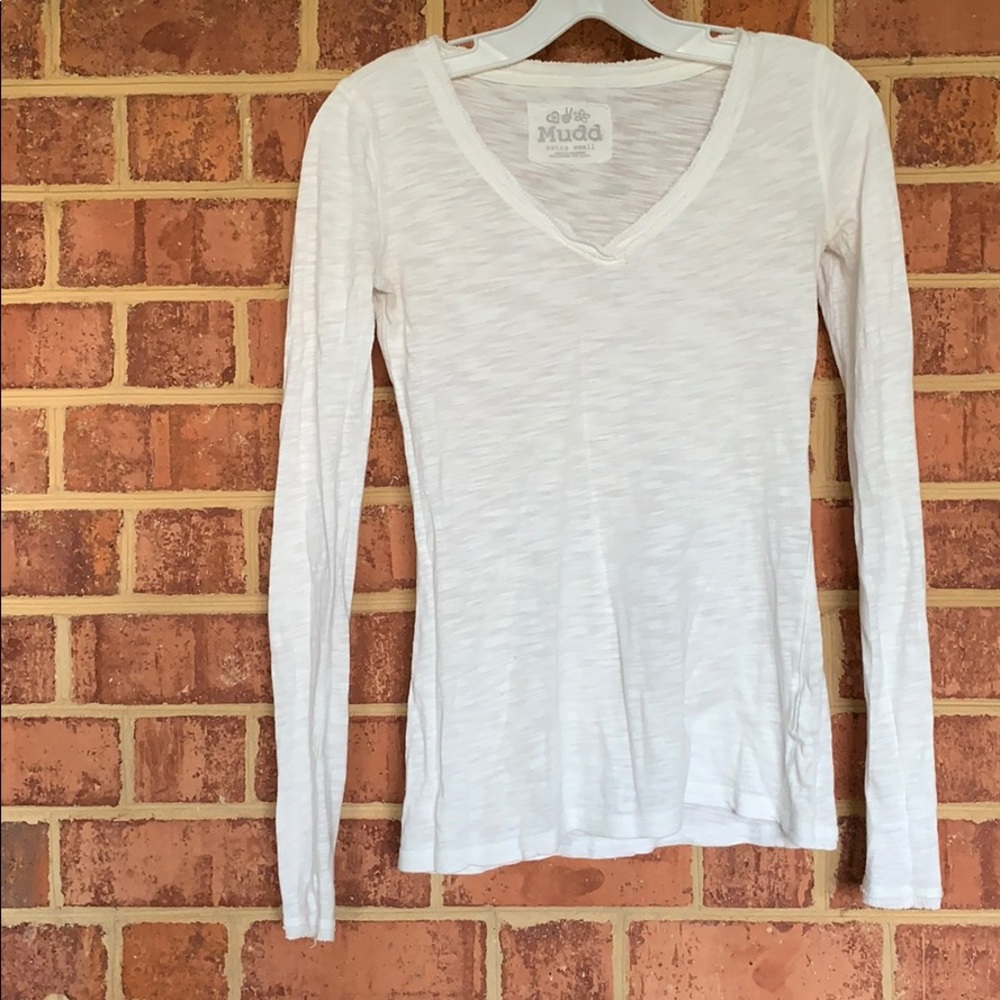 White long sleeve fitted tee